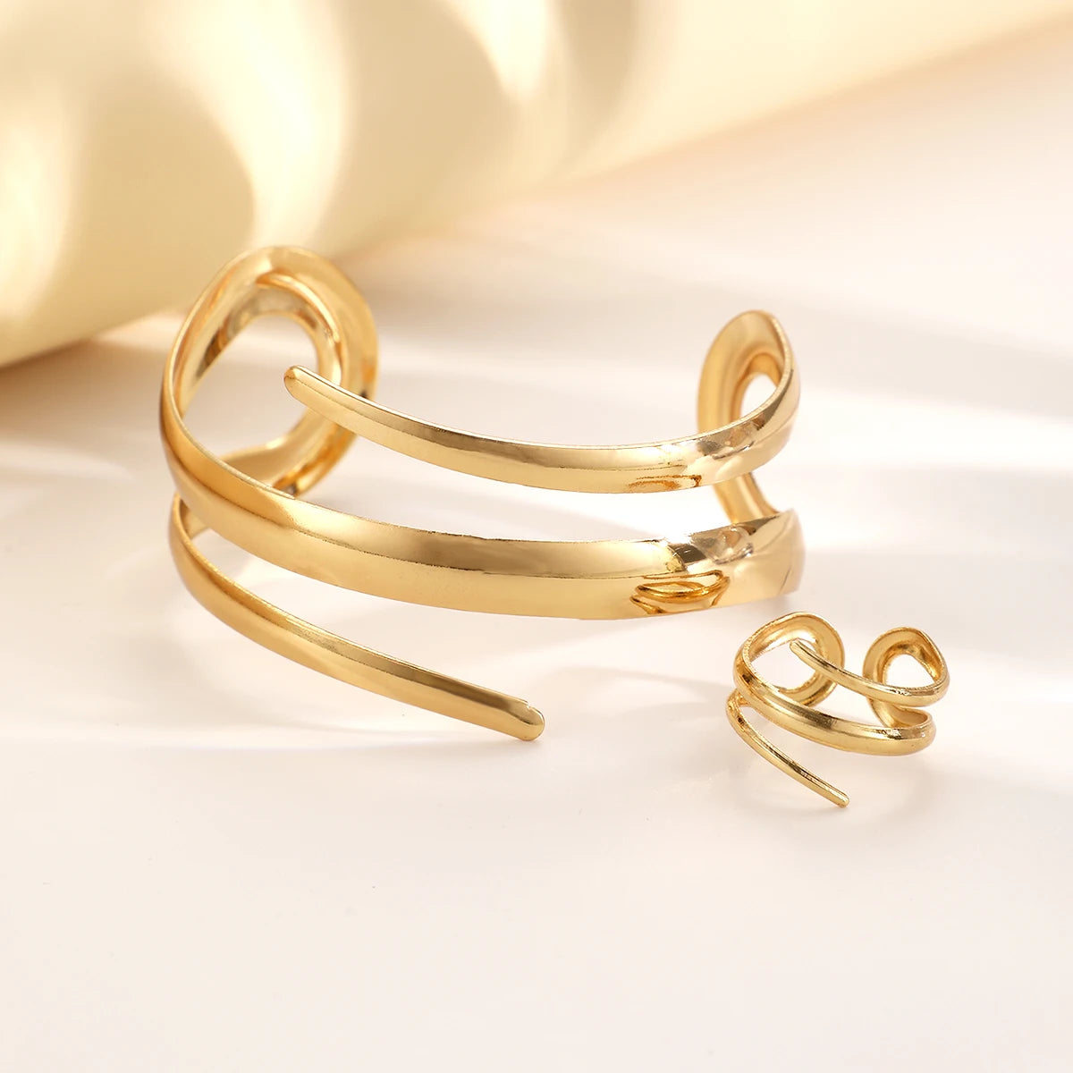 European And American Thick Bracelet And Ring Jewelry Set For Women Gold Color Geometric Line Bracelet Ring Combination Set