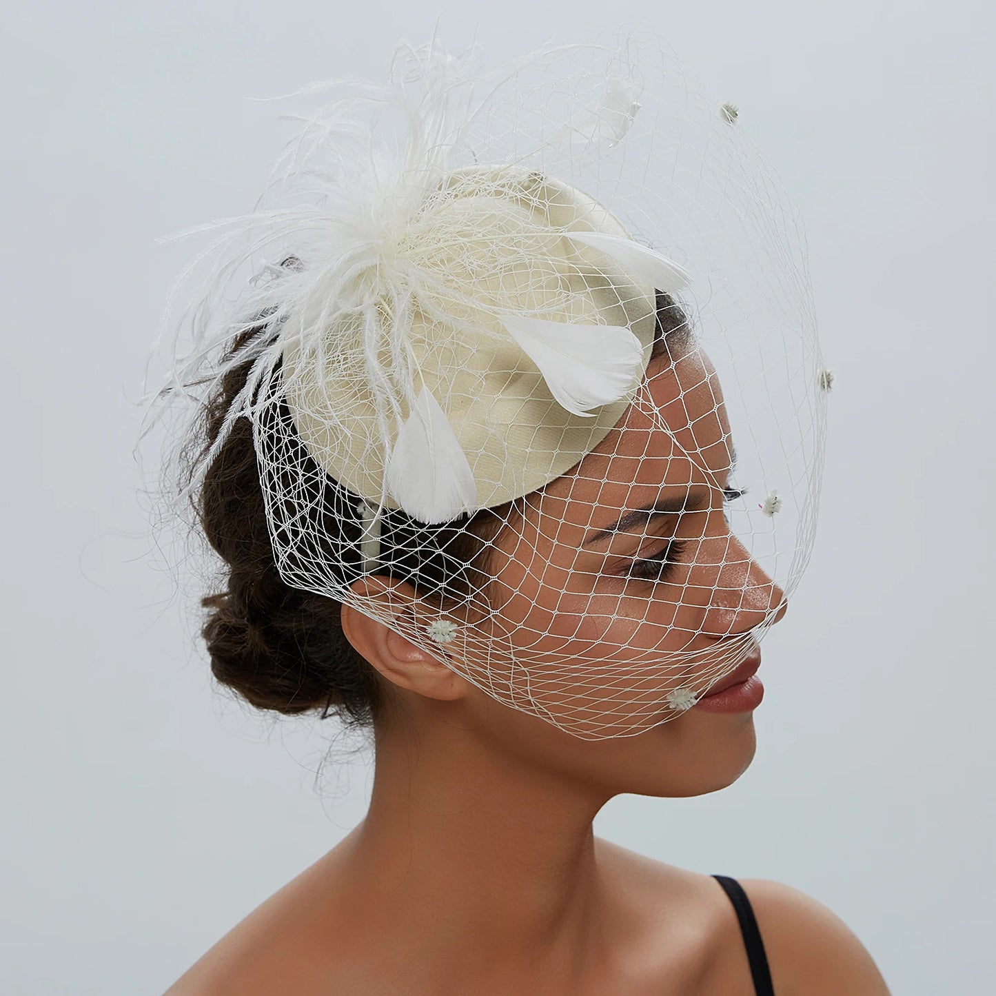 Women's Felt Fascinator Hat Fishnet Veil Small Plush Wave Point Decor Hair Clips Cocktail Headwear Fascinator