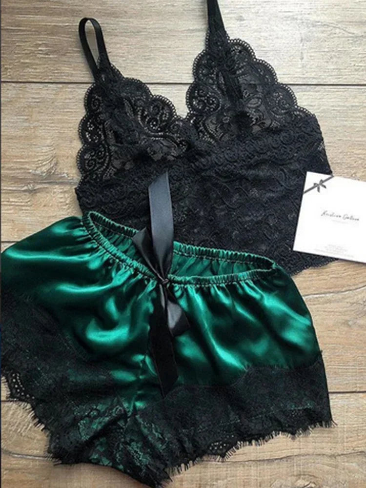 Sleepwear Women's Sexy Pajamas Set Lace Lingerie Sleeveless V-Neck Tops and Shorts Sets Nightwear Loungewear