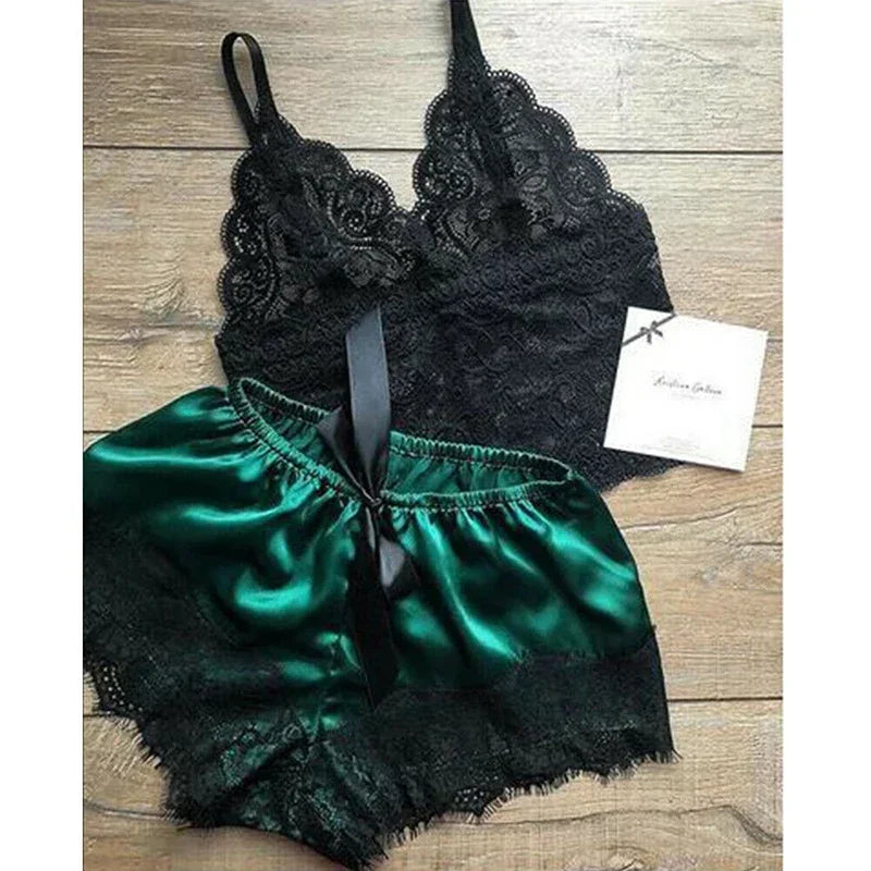 Sleepwear Women's Sexy Pajamas Set Lace Lingerie Sleeveless V-Neck Tops and Shorts Sets Nightwear Loungewear