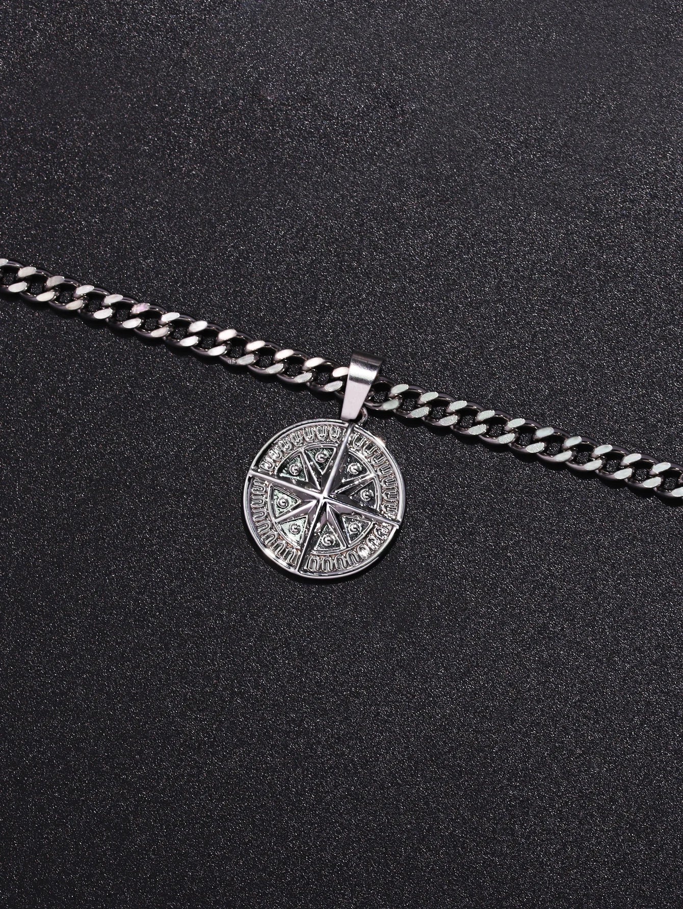 Men's Silver Color Style Metal Chain Necklace Pendant Compass Shape Star Fashion Men's Necklace Jewelry