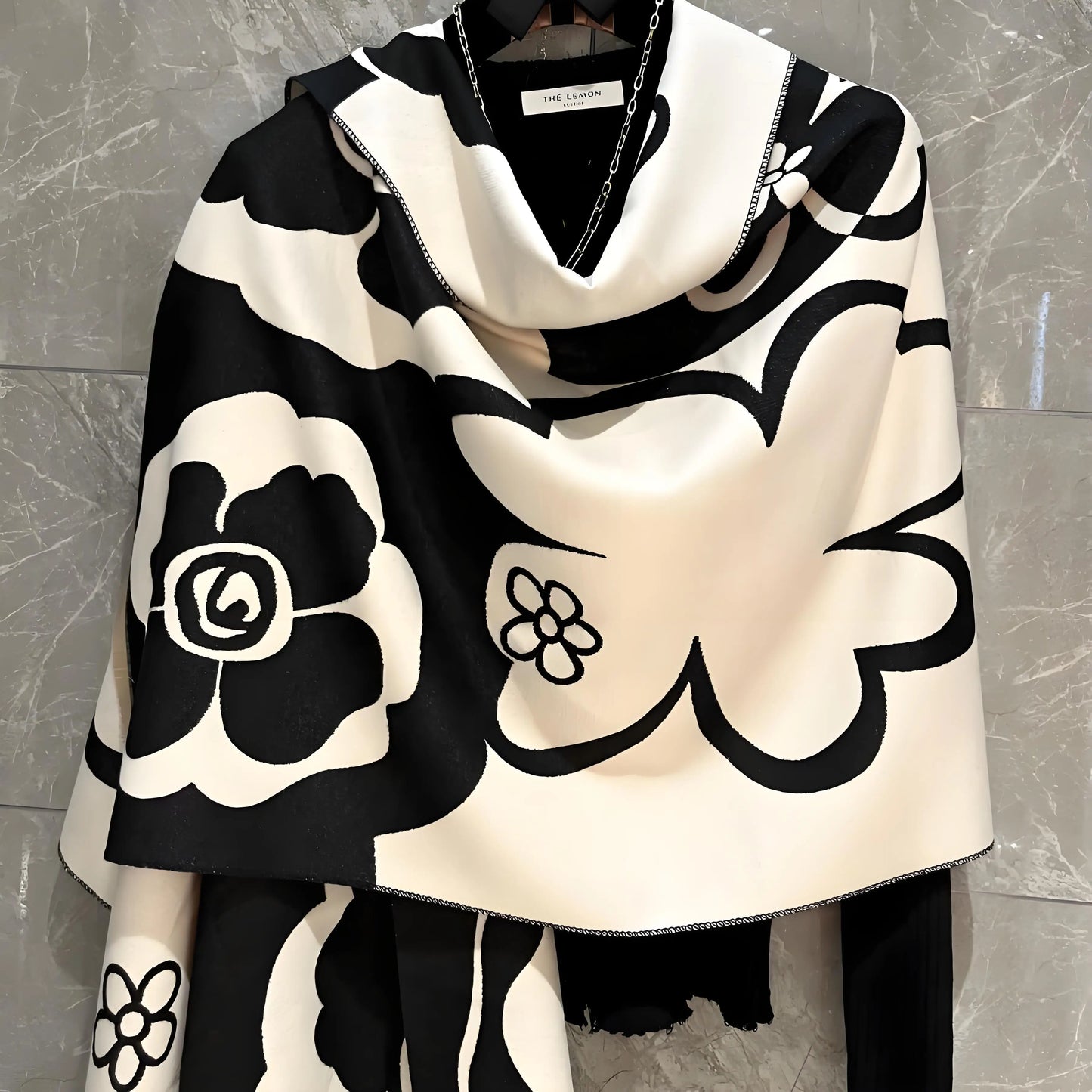 Luxury Women’s Shawl – Lightweight Black & White Scarf for Spring, Summer, Air-Conditioned Rooms, Elegant & Versatile