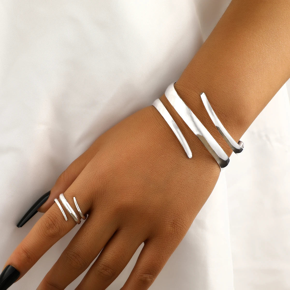 European And American Thick Bracelet And Ring Jewelry Set For Women Gold Color Geometric Line Bracelet Ring Combination Set
