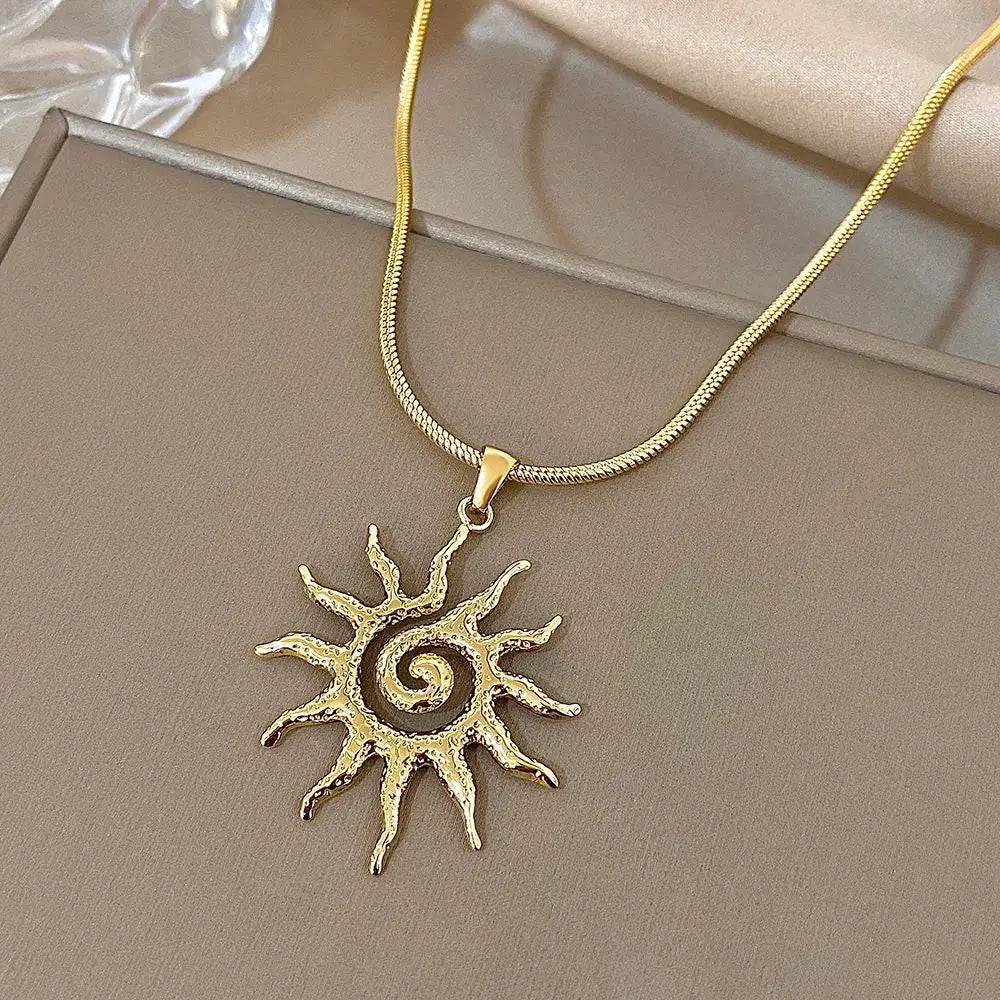Vintage Chic Sun Shaped Pendant Stainless Steel Necklace Statement Golden Fashion Jewelry