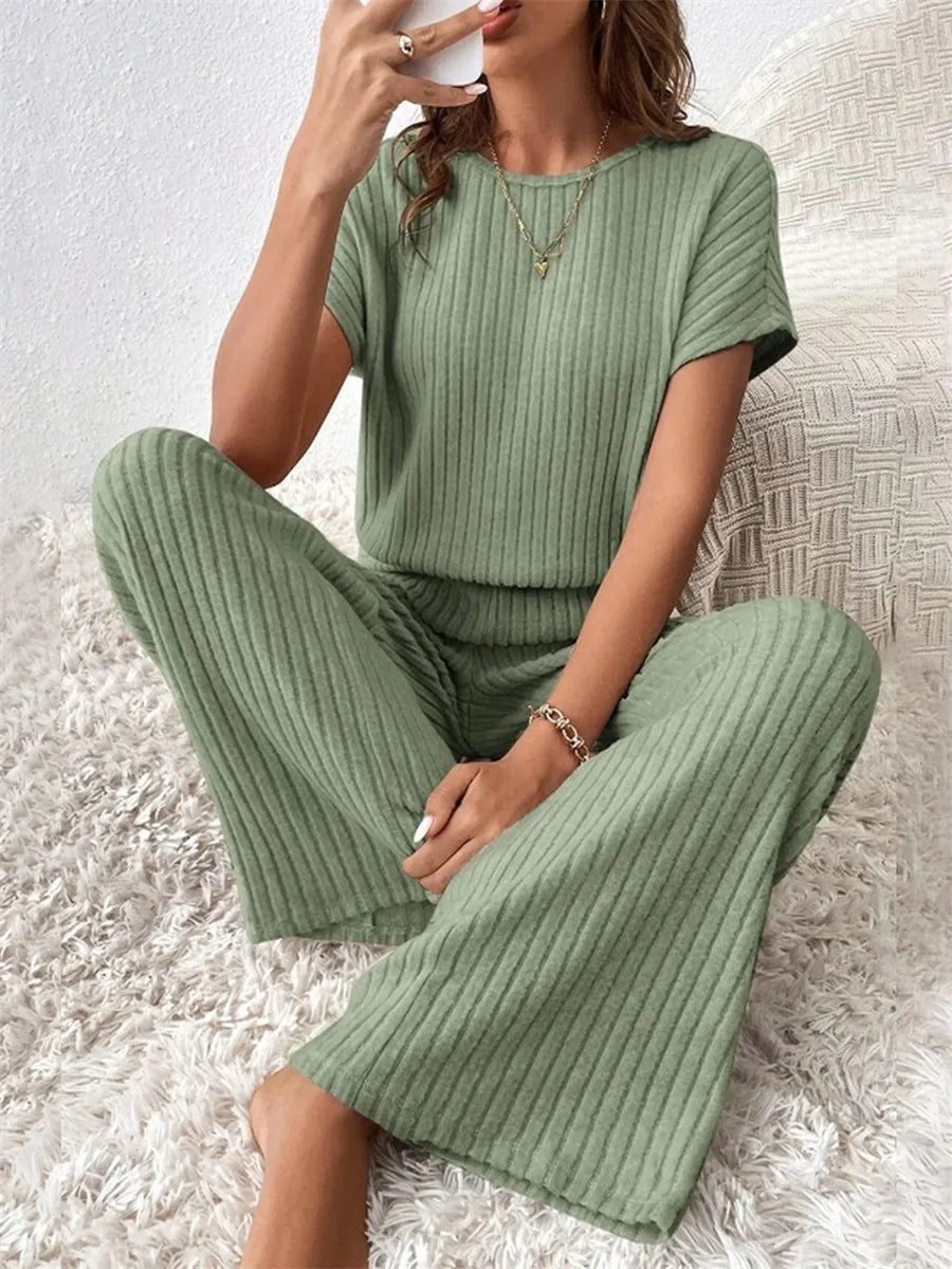 Women s 2 Piece Cozy Lounge Wear Set with Short Sleeve Ribbed Top and Wide Leg Pants for Casual Outings