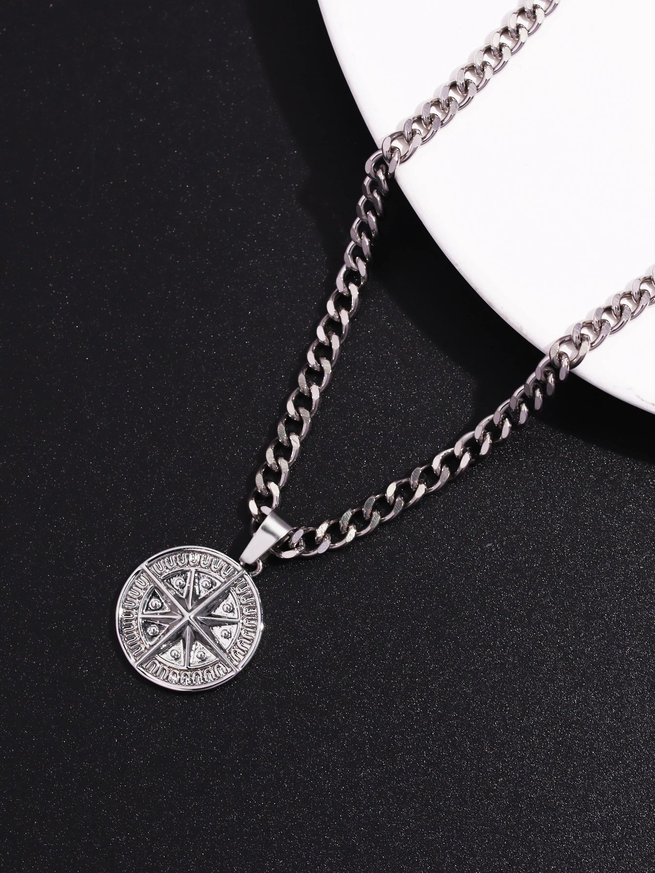 Men's Silver Color Style Metal Chain Necklace Pendant Compass Shape Star Fashion Men's Necklace Jewelry