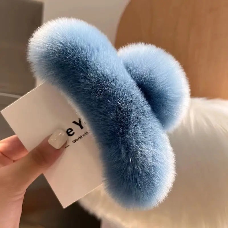 1PC Large plush clip with a high-end feel, women's temperament, and hair styling