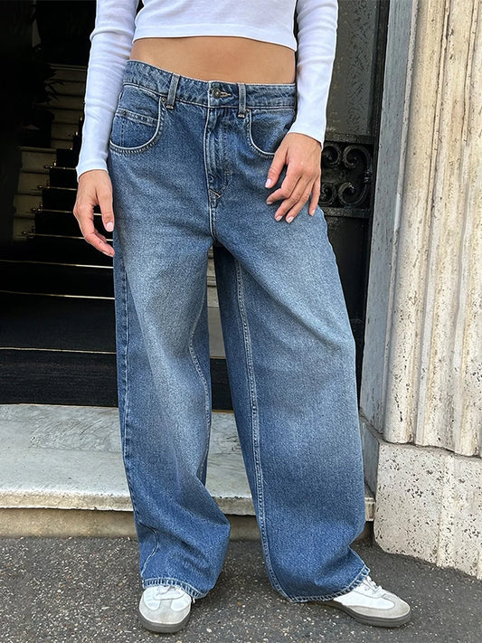 Ladies Stylish Low Rise Loose Fit Jeans Trendy Relaxed Straight Leg Denim Trousers with Functional Pockets for Everyday Wear