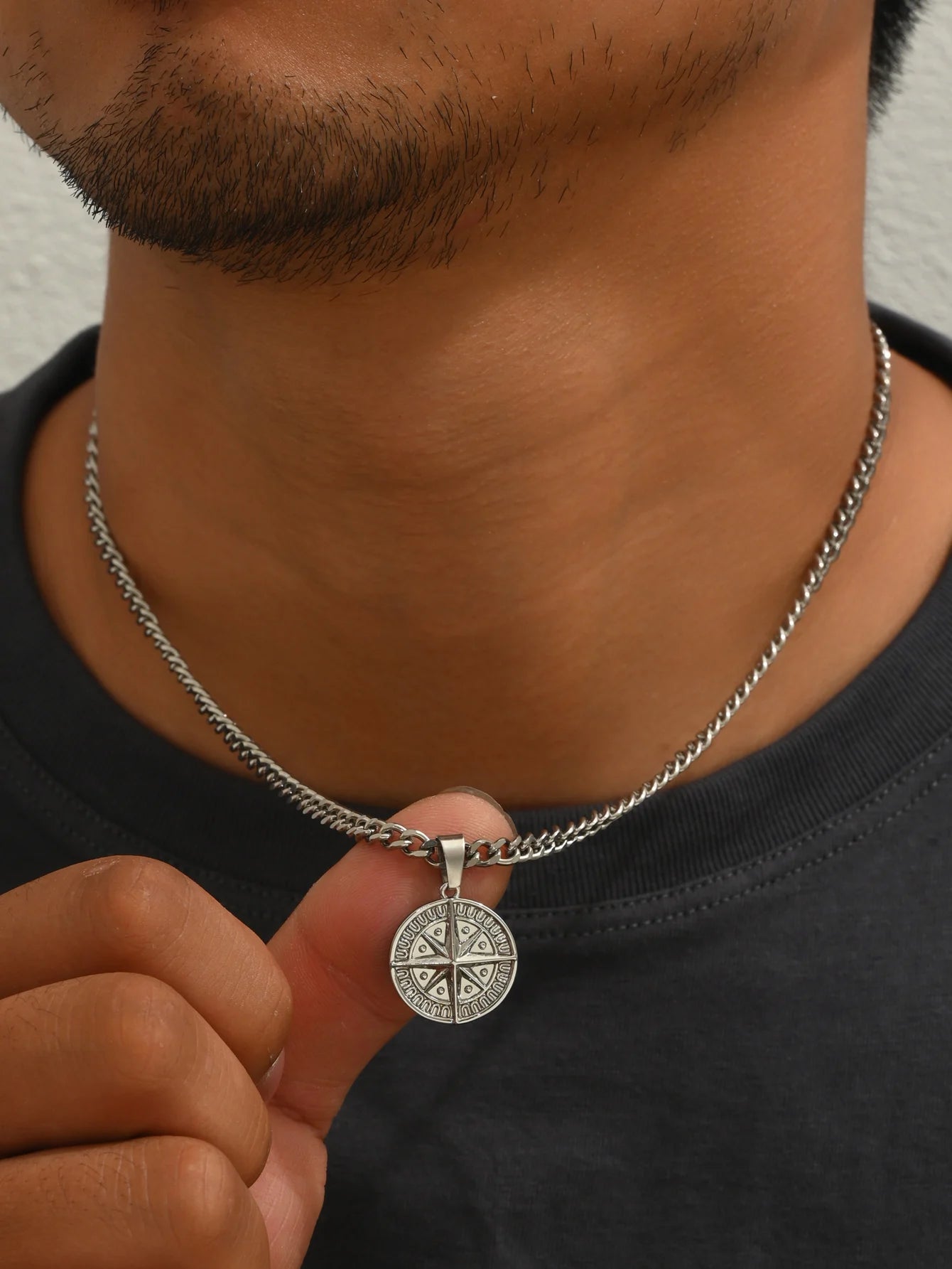 Men's Silver Color Style Metal Chain Necklace Pendant Compass Shape Star Fashion Men's Necklace Jewelry