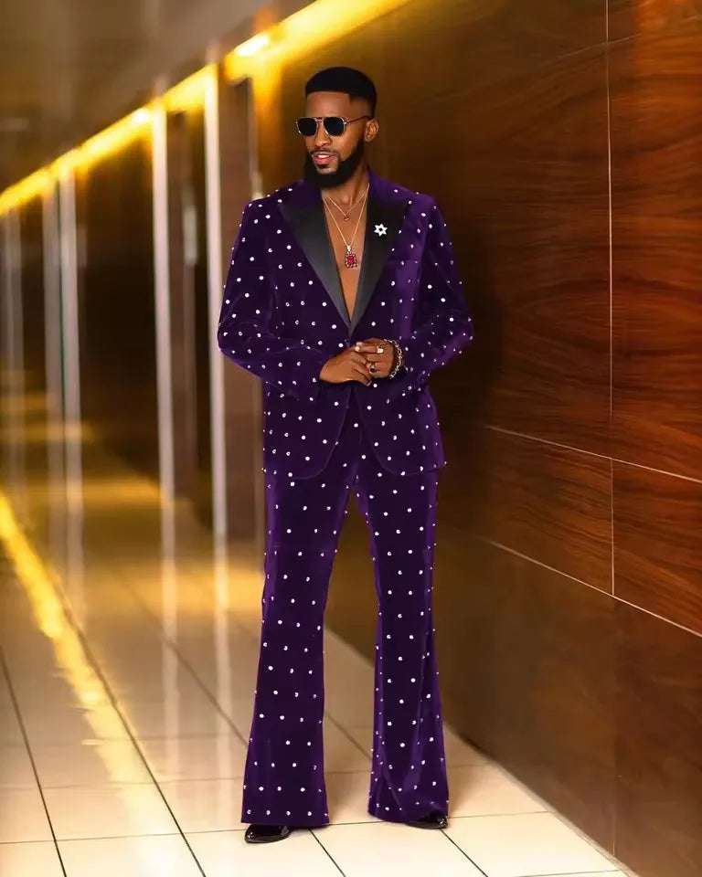 Luxury Men Wedding Suits Peaked Lapel Beaded Tuxedos For Groom 2 Pcs Burgundy Velvet Blazer Pants For Party Prom Custom Made