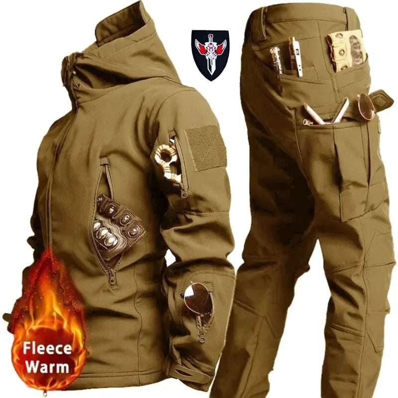 Low Price  Men's Outdoor New Soft Shell Waterproof and Cut Resistant Thick Wool Fleece Multi Pocket Tactical Set