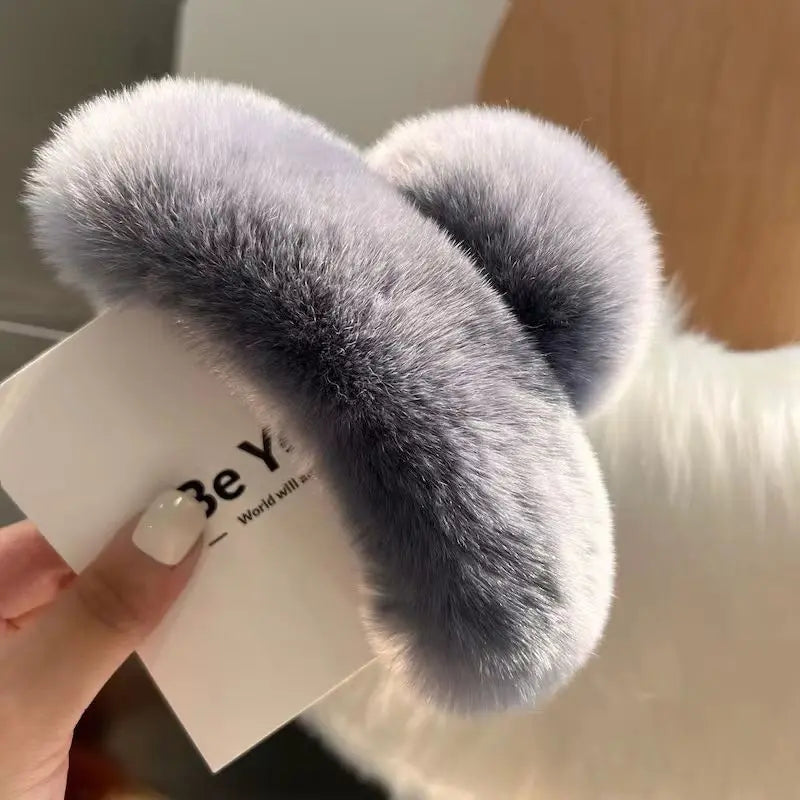 1PC Large plush clip with a high-end feel, women's temperament, and hair styling