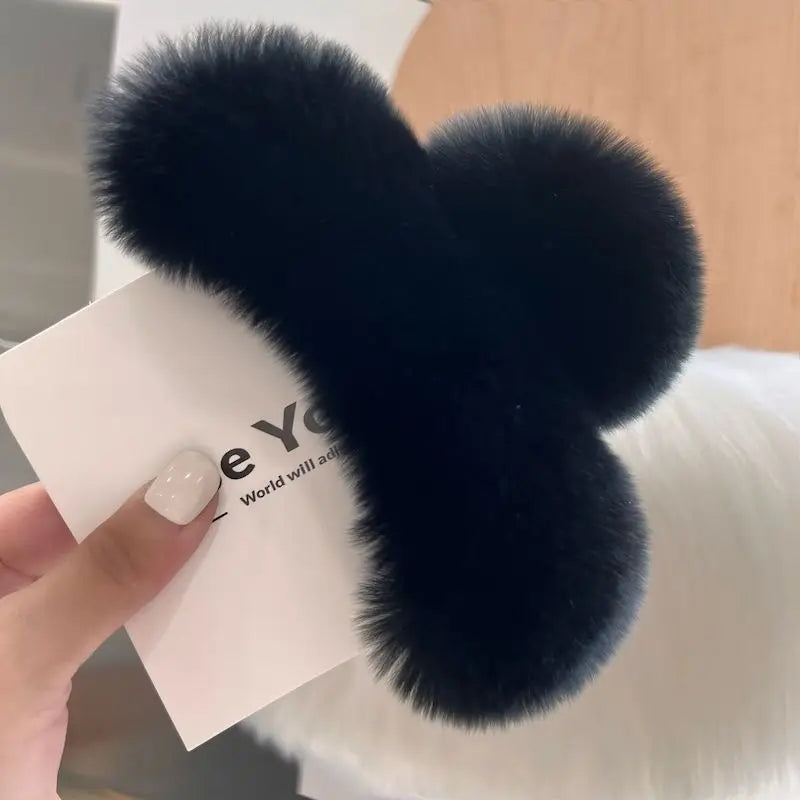 1PC Large plush clip with a high-end feel, women's temperament, and hair styling