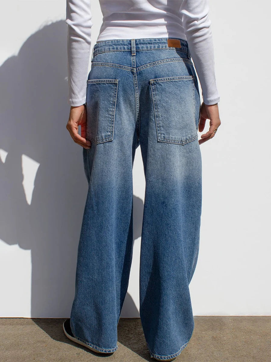 Ladies Stylish Low Rise Loose Fit Jeans Trendy Relaxed Straight Leg Denim Trousers with Functional Pockets for Everyday Wear