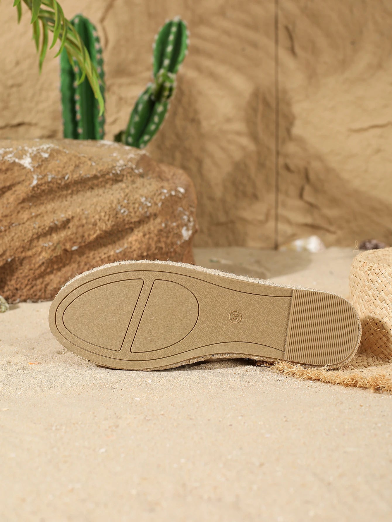 Women's Flats Round Toe Slip on Comfortable Loafer Flats Classic Beige Canvas Flats Breathable Casual Shoes 