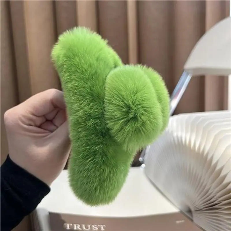 1PC Large plush clip with a high-end feel, women's temperament, and hair styling