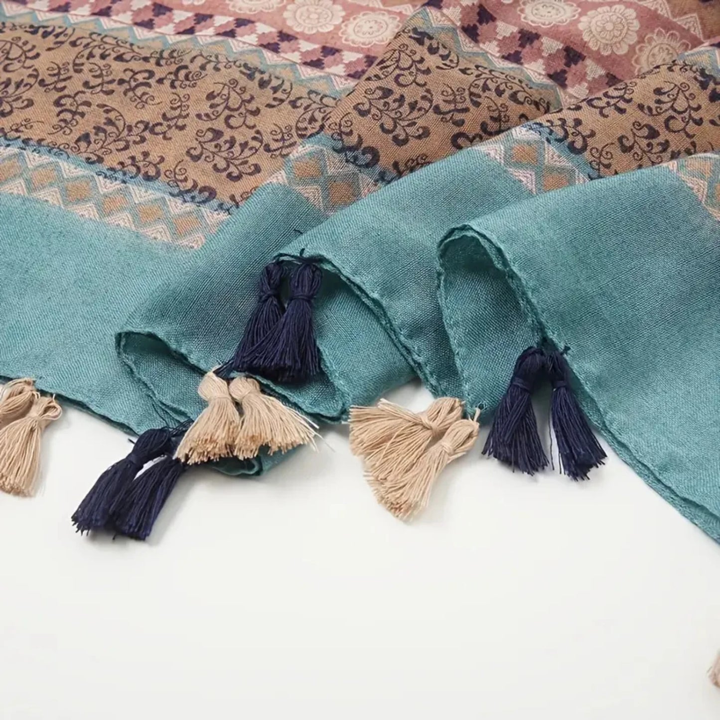 Ethnic Print Tassel Scarf in Cotton and Linen, Women's Retro Fashion Shawl