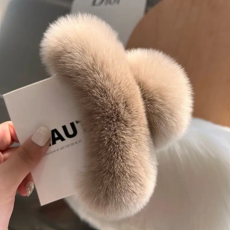 1PC Large plush clip with a high-end feel, women's temperament, and hair styling