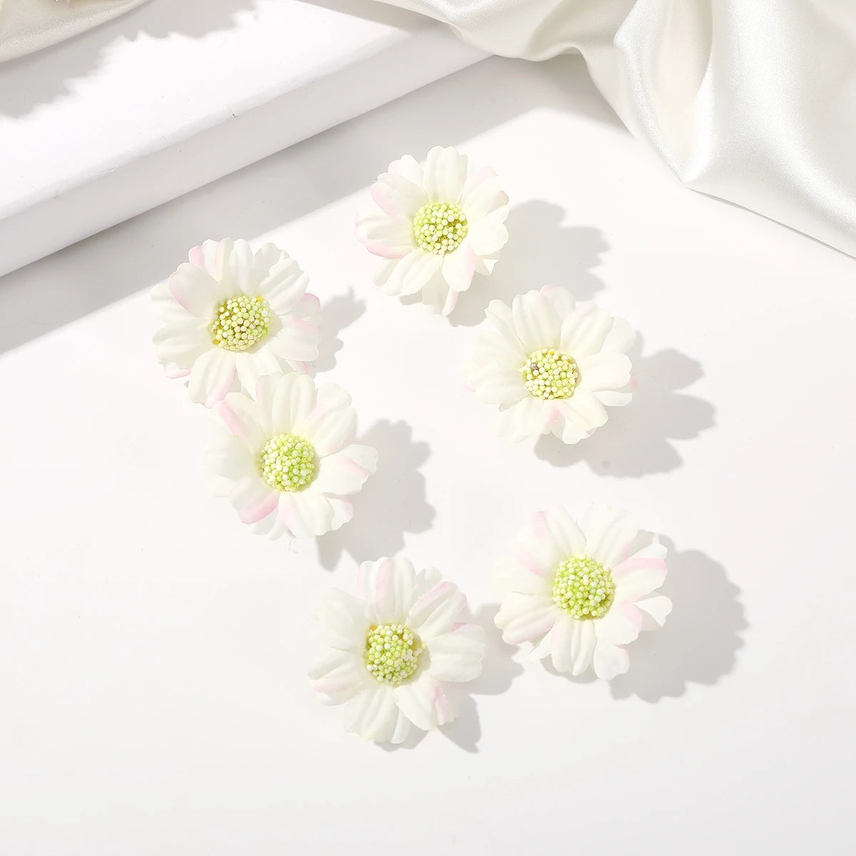 6Pcs Sunflower Hair Clips Side Bangs Clip Cute Daisy Small Flower Hairpins Duckbill Hairpin Women Hair Accessories