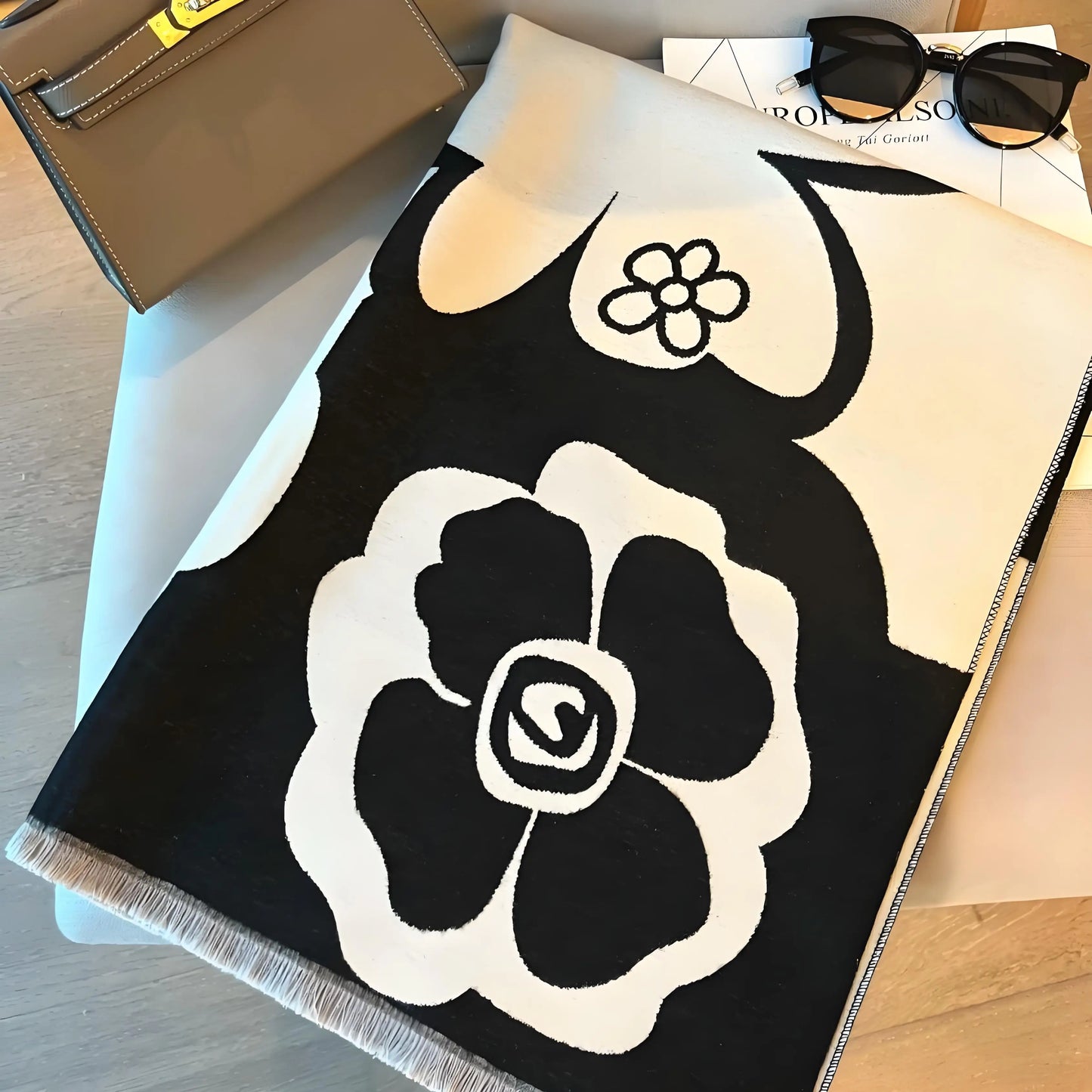 Luxury Women’s Shawl – Lightweight Black & White Scarf for Spring, Summer, Air-Conditioned Rooms, Elegant & Versatile
