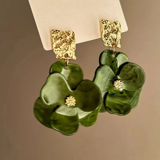 Vintage Acrylic Flower Petal Pendant Earrings For Women Exquisite Alloy Flower Dangle Earrings Luxury Casual Party Jewelry