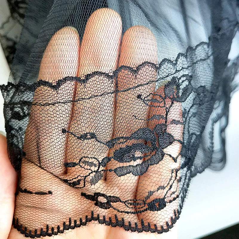 2 Tier Black/White Flower Lace Edge Bridal Veils with Comb Elegant Vintage Wedding Hair Accessories