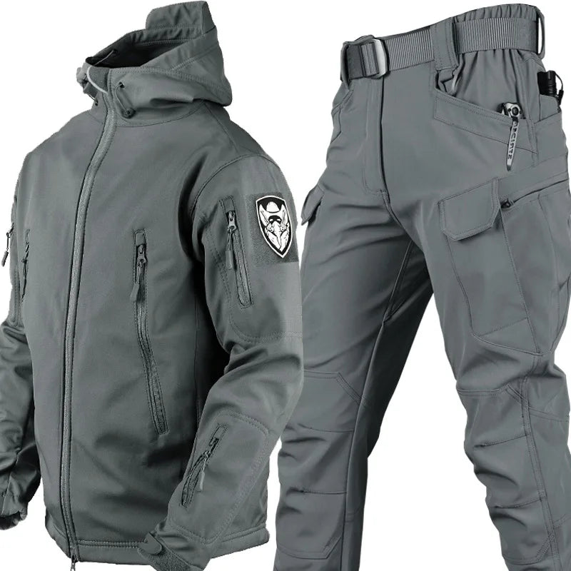 Low Price  Men's Outdoor New Soft Shell Waterproof and Cut Resistant Thick Wool Fleece Multi Pocket Tactical Set