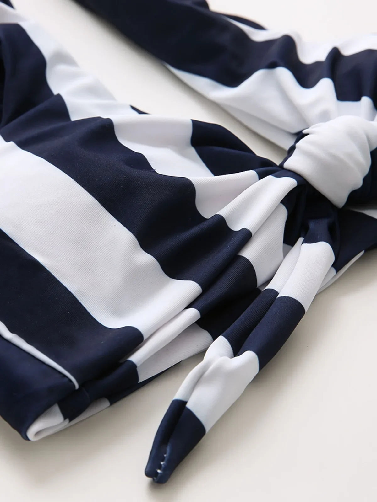 Stripe Print Contrast Color Bikini Set for Women Lace-up Knot V-neck 2 Piece Swimsuit Suit Beach Swimwear