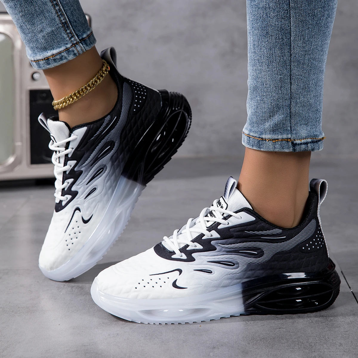 Women's running shoes, lightweight mesh fabric, breathable and comfortable flat soft tennis shoes, air cushioned sports shoes