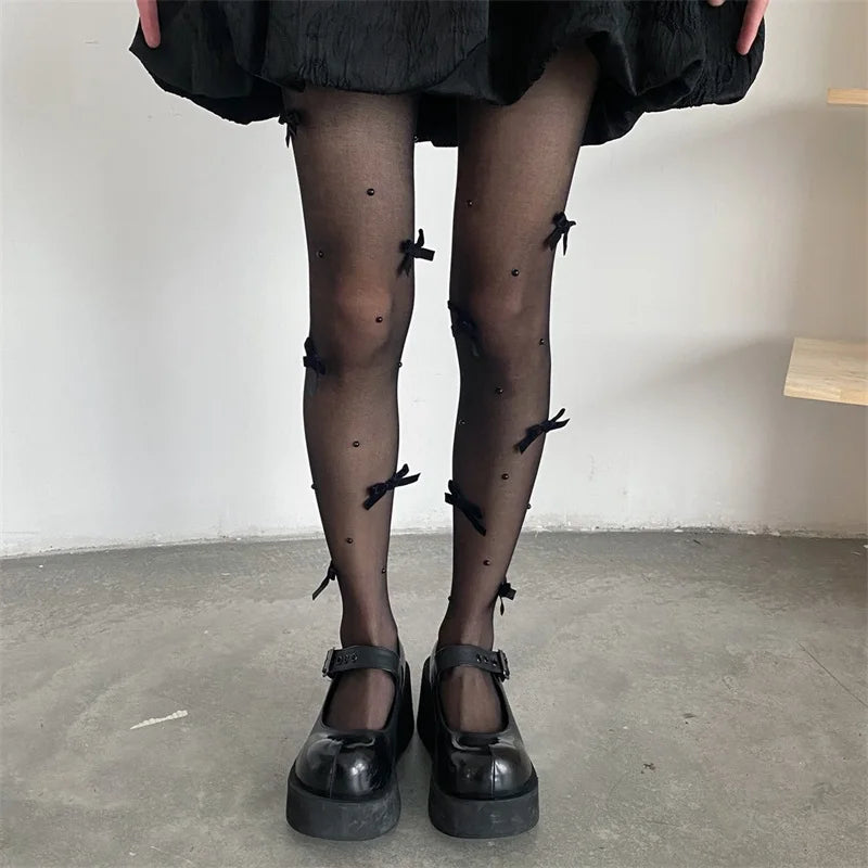 Lace Trimmed Sheer Pantyhose with Floral Embroidery Detail and High Waist Design