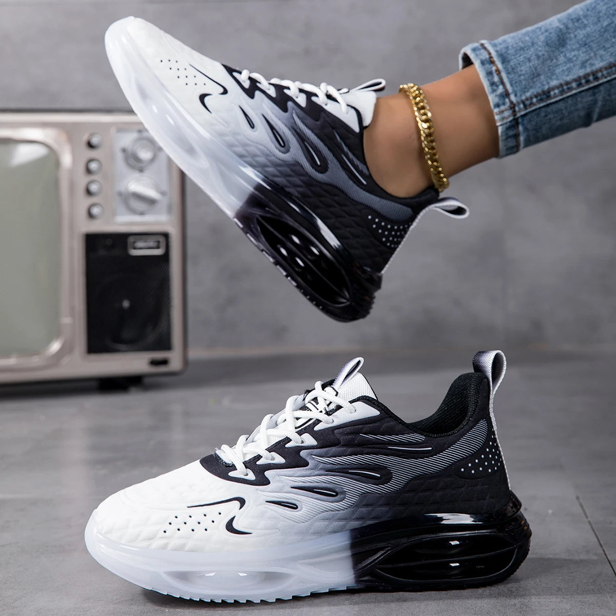 Women's running shoes, lightweight mesh fabric, breathable and comfortable flat soft tennis shoes, air cushioned sports shoes