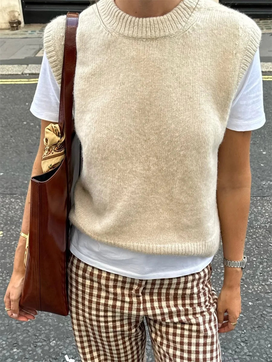 Women s Cozy Knitted Sleeveless Sweater Vest in Solid Color Perfect for Layering and Streetwear Fashion