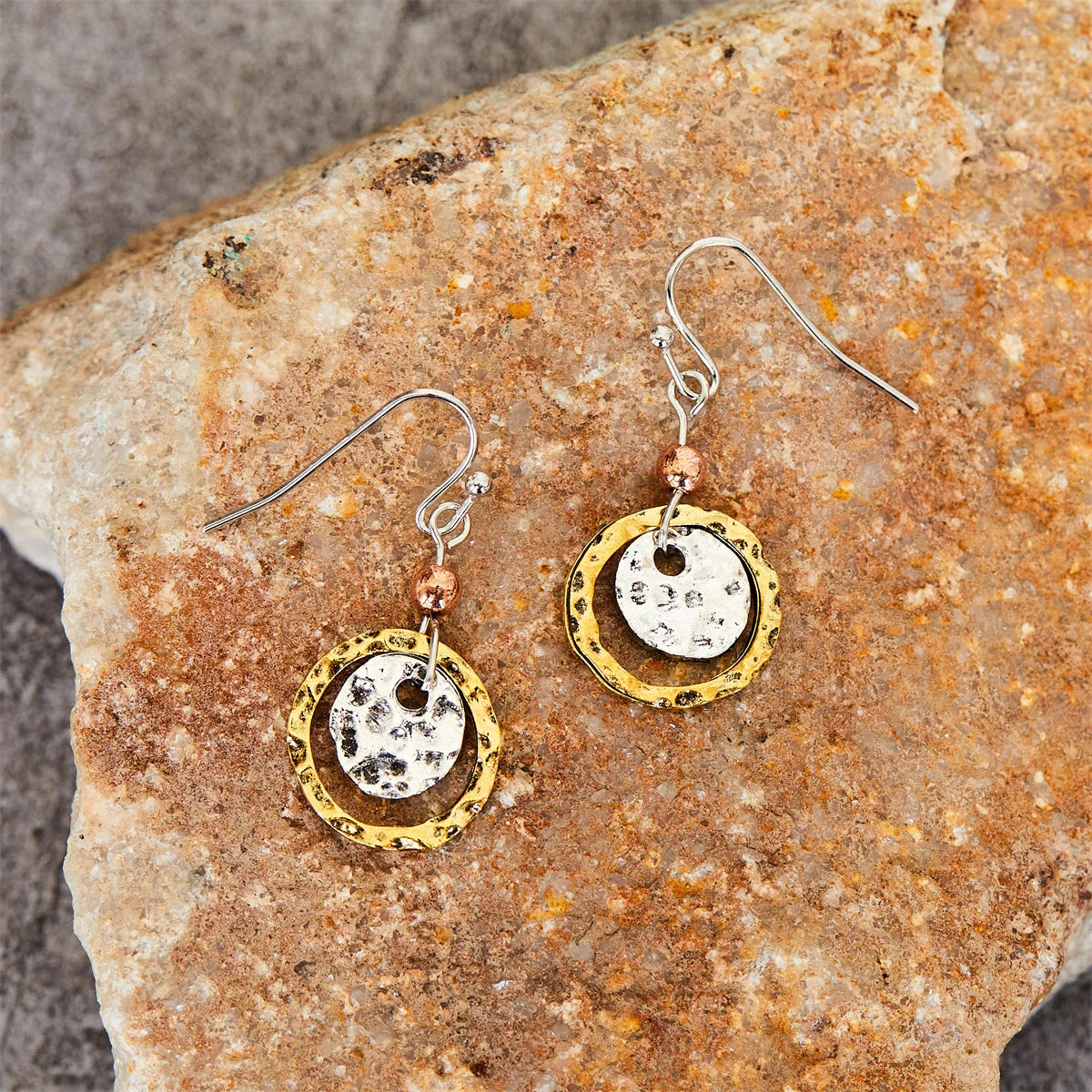 1pair Bohemian Vintage Hollow Round Pendant Earrings