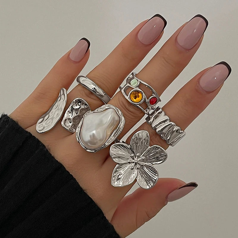 6Pcs Exaggerated Metal Finger Rings Set for Women Vintage Flower Pearl Crystal Europe America Open Rings Luxury Jewelry