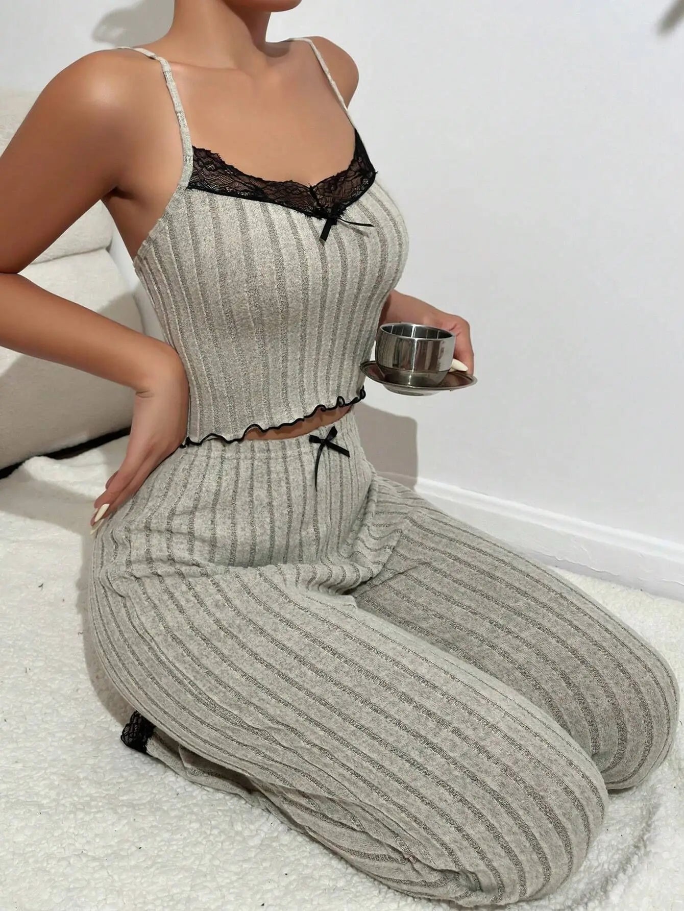 Gray spaghetti strap vest pajamas long pants two -piece suit