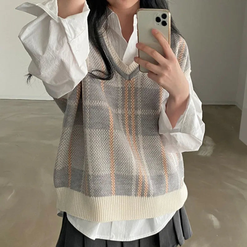 Vintage V-neck Plaid Sweater Vest Women Autumn Winter Vintage Knit Sweaters Pullover Loose Knitwear Tops