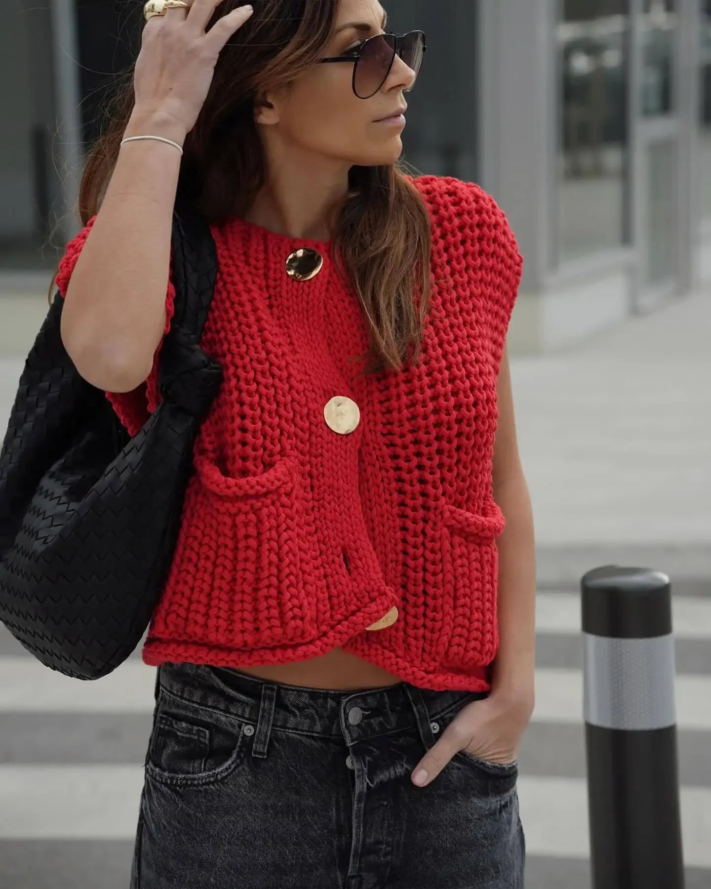 Crochet Chunky Knit Top Sleeveless Button Down Crop Tops Trendy Cardigan Sweater Vest for Women with Pockets
