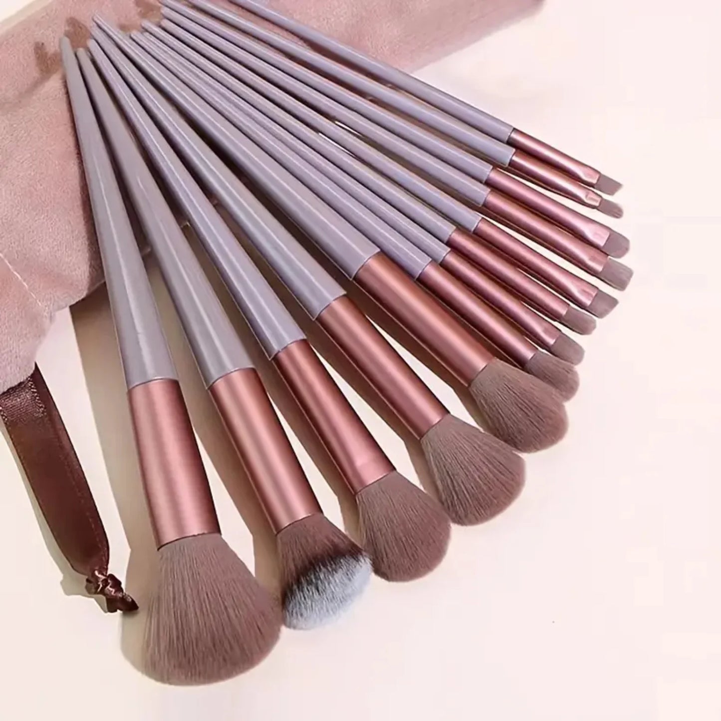 13 Pieces Makeup Brush Set & 1 Storage Bag  Premium Quality, Strong Powder Grab