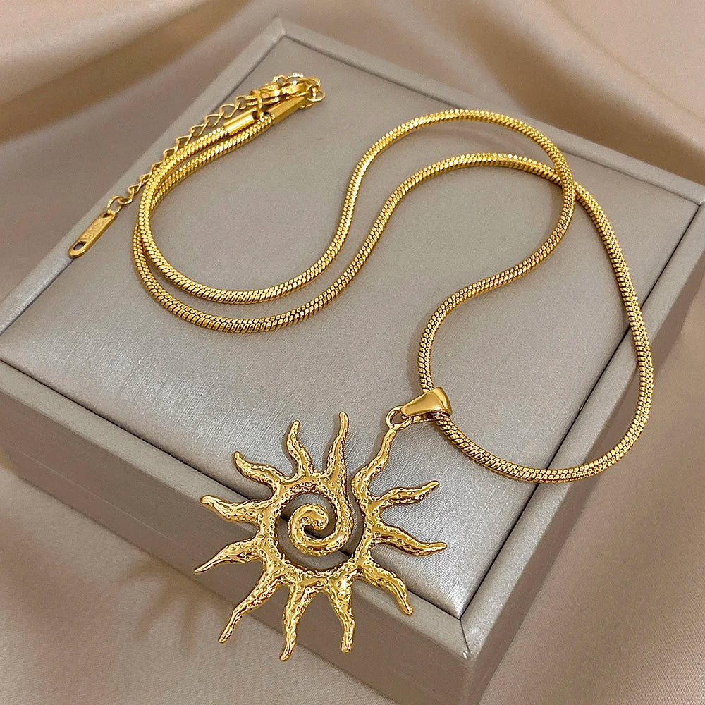 Vintage Chic Sun Shaped Pendant Stainless Steel Necklace Statement Golden Fashion Jewelry