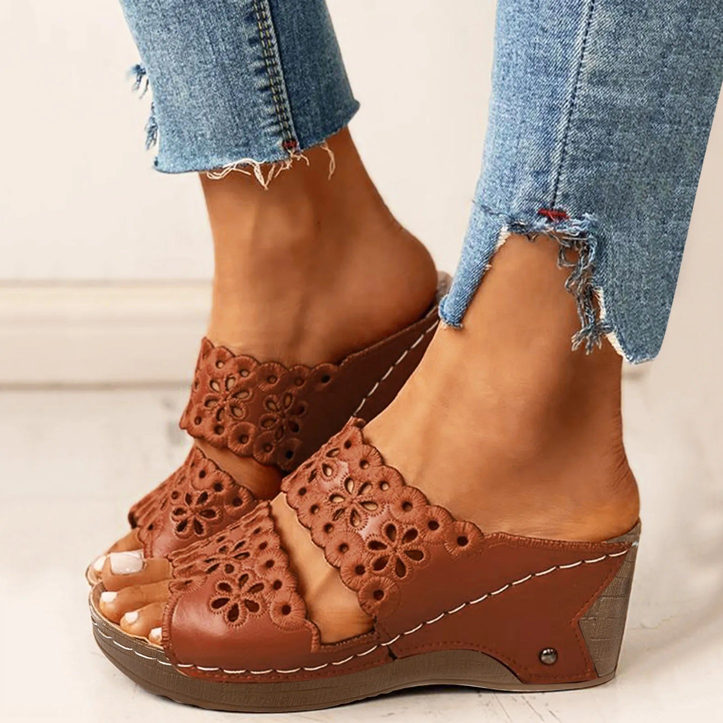 Summer Outdoor Women Breathable Beach Sandals Women Solid Slip On Casual Open Toe Wedges Comfortable Beach