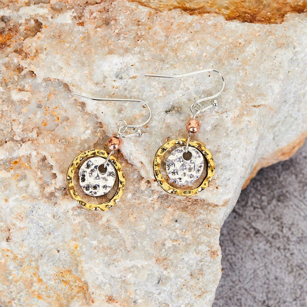 1pair Bohemian Vintage Hollow Round Pendant Earrings