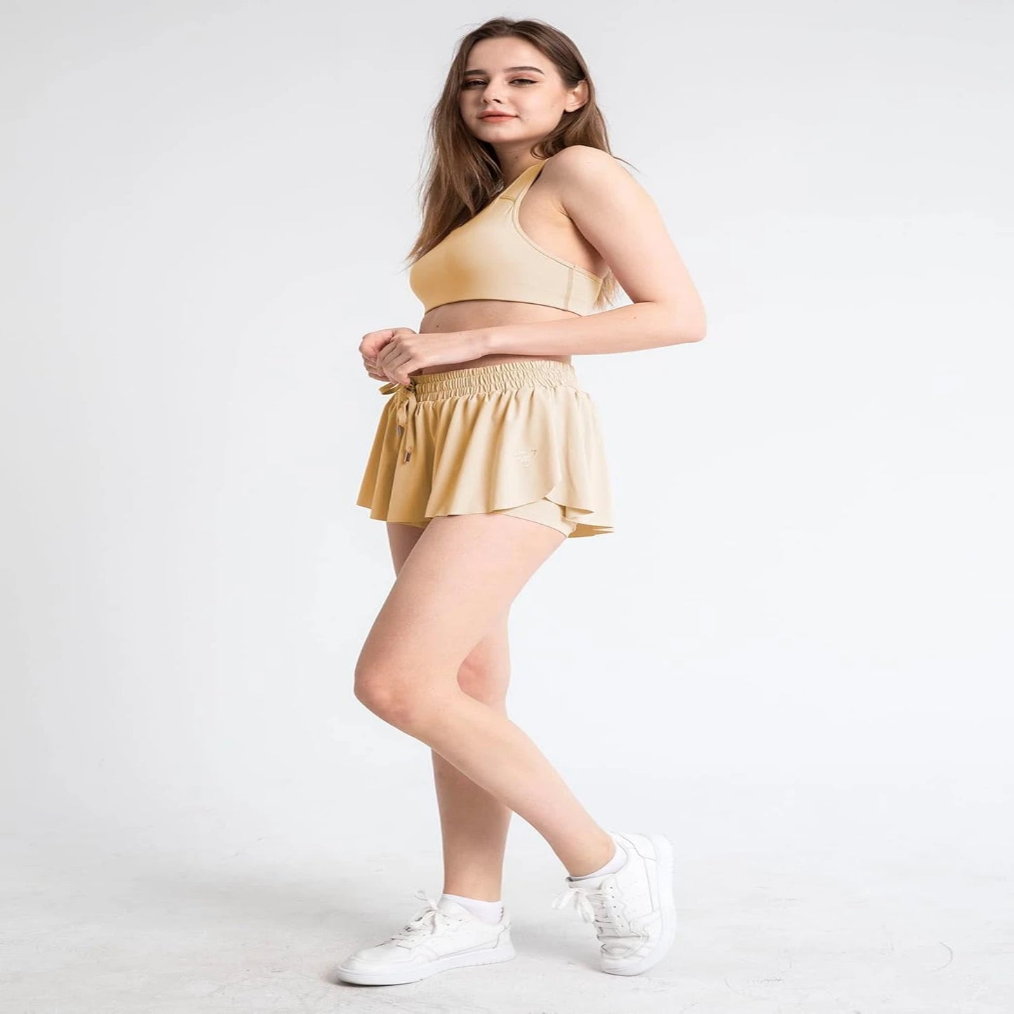 Lightweight and chic women's summer shorts with convenient pockets - Comfortable and flowy bottoms ideal for lounging