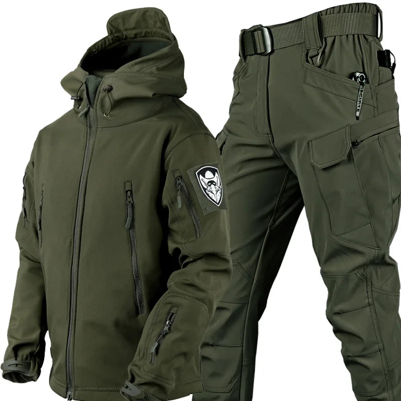 Low Price  Men's Outdoor New Soft Shell Waterproof and Cut Resistant Thick Wool Fleece Multi Pocket Tactical Set