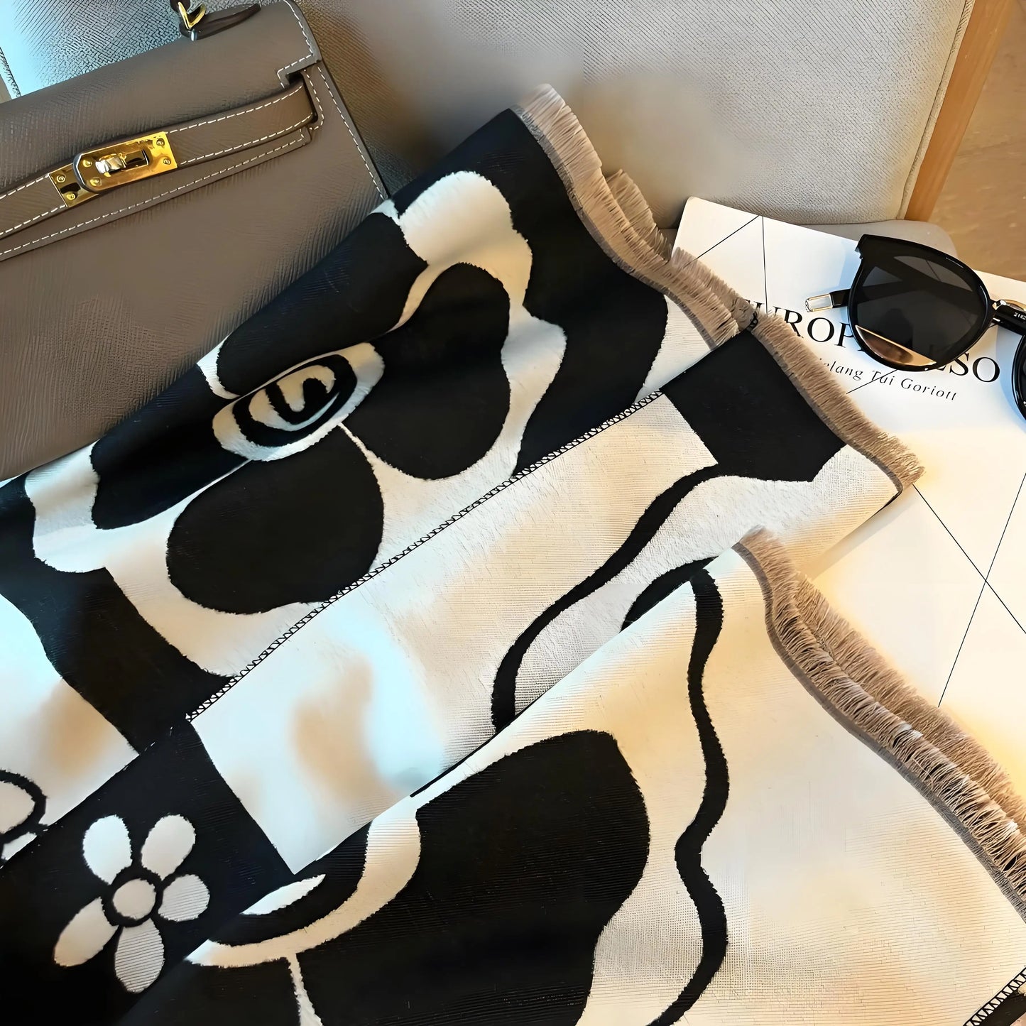 Luxury Women’s Shawl – Lightweight Black & White Scarf for Spring, Summer, Air-Conditioned Rooms, Elegant & Versatile