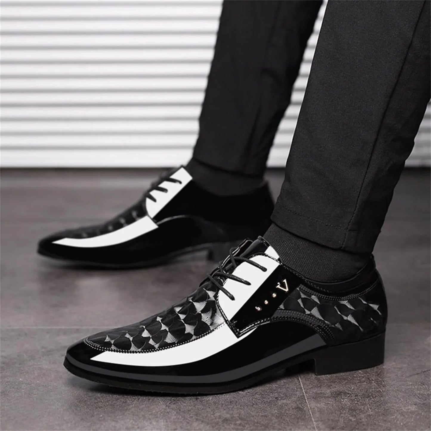 Men's Oxford Shoes Moire Pattern Formal Business Dress Shoes Lace up Italy Modern Suit Tuxedo Shoes for Men