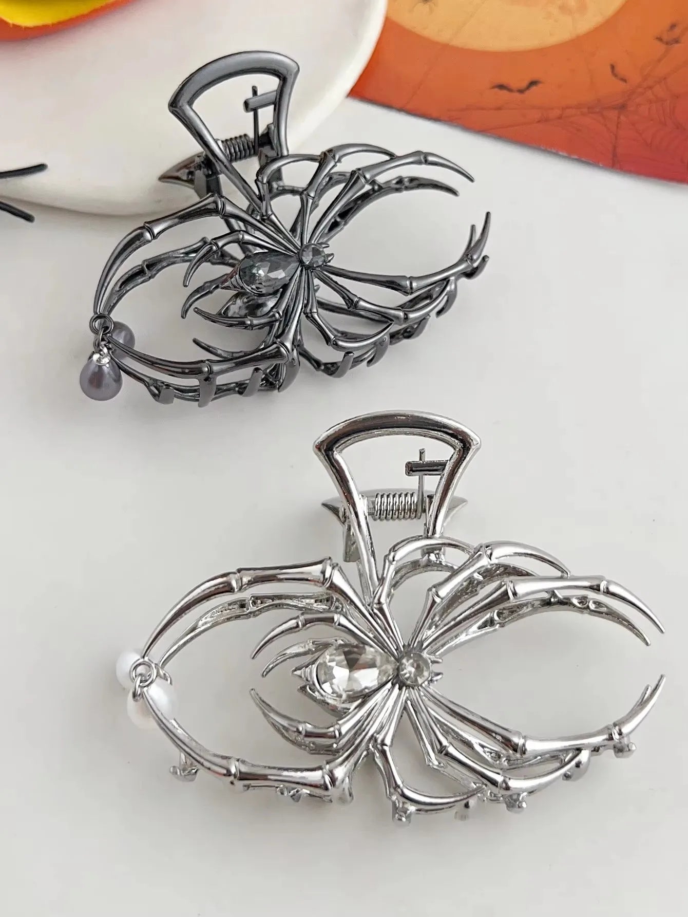 1Pcs  Spider Hair Claw Clips with Pearl Charm Design, Metal Gothic Punk Hair Clips Strong Hold Hair Accessories