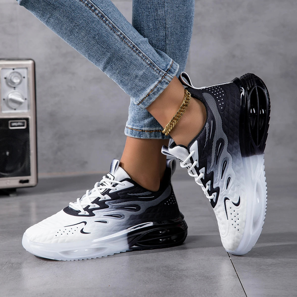 Women's running shoes, lightweight mesh fabric, breathable and comfortable flat soft tennis shoes, air cushioned sports shoes