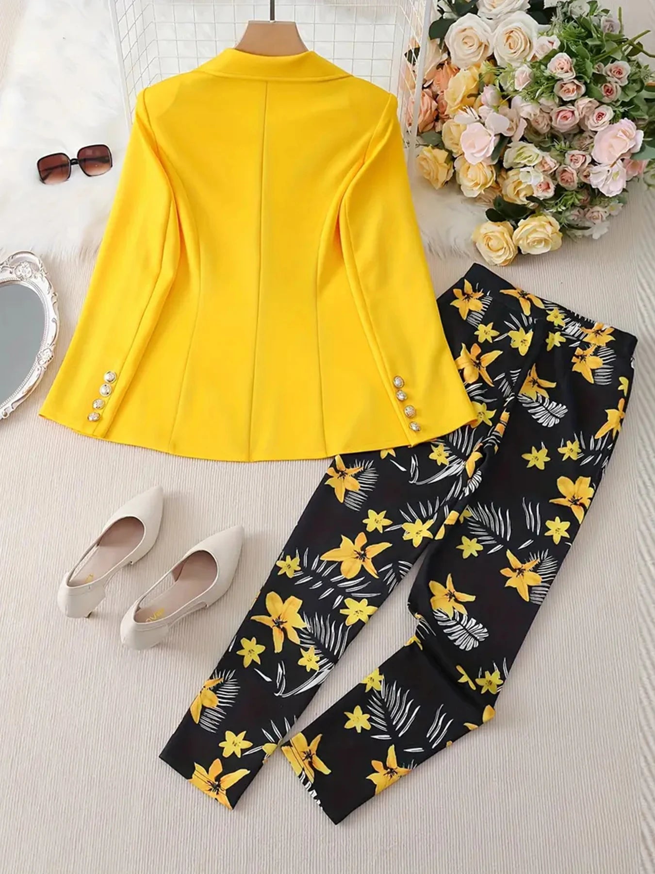 Women's Business and Leisure Two-Piece Suit Set, Solid Color Long Sleeved Double Breasted Suit Jacket and Floral Printed High Waist Pants